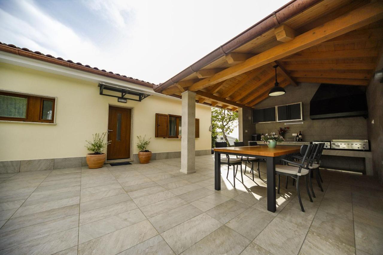 Villa Casa Tilia Sapjane Esterno foto