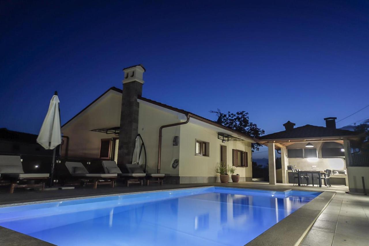 Villa Casa Tilia Sapjane Esterno foto